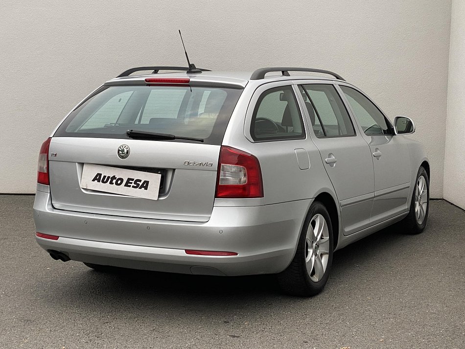 Škoda Octavia II 2.0 TDi Elegance