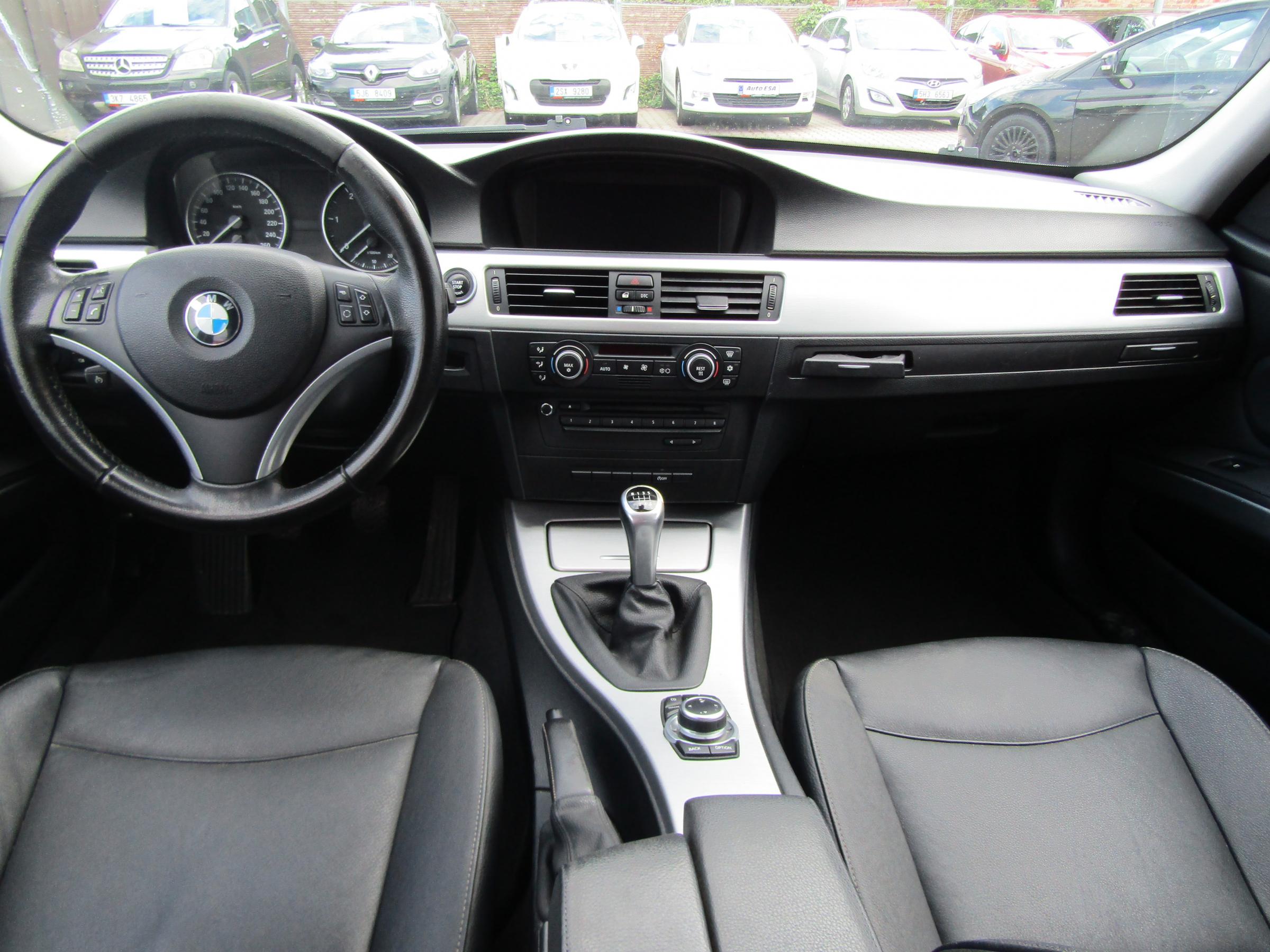 BMW Řada 3, 2010 - pohled č. 9
