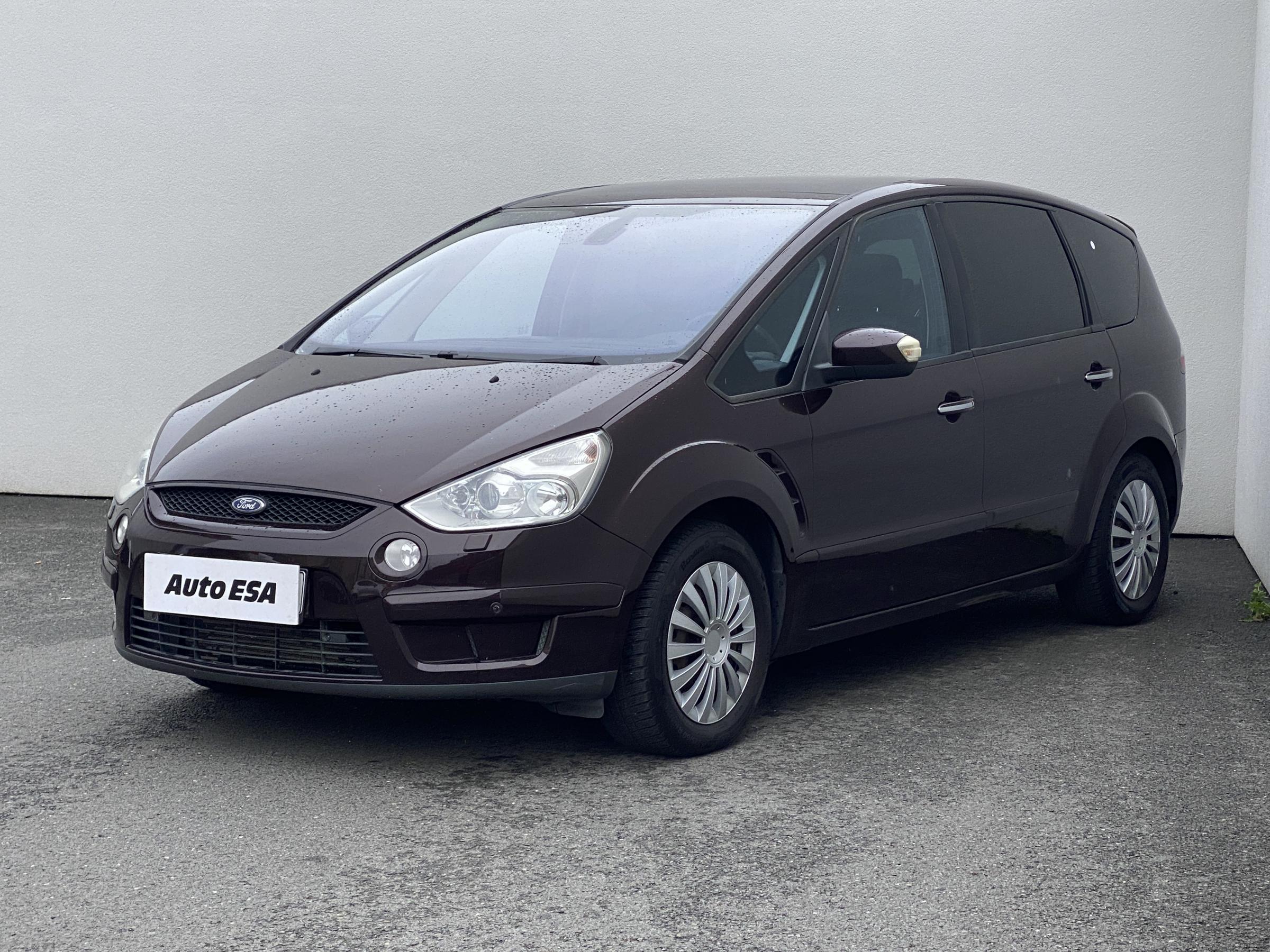 Ford S-MAX, 2009 - pohled č. 3