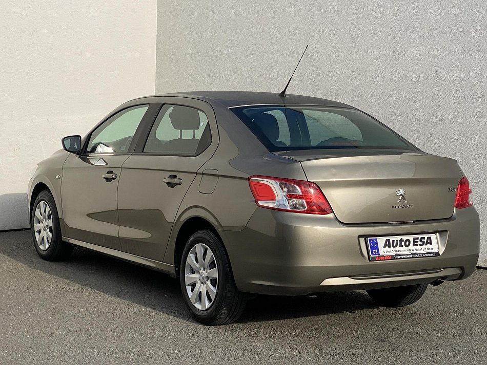 Peugeot 301 1.2 i 