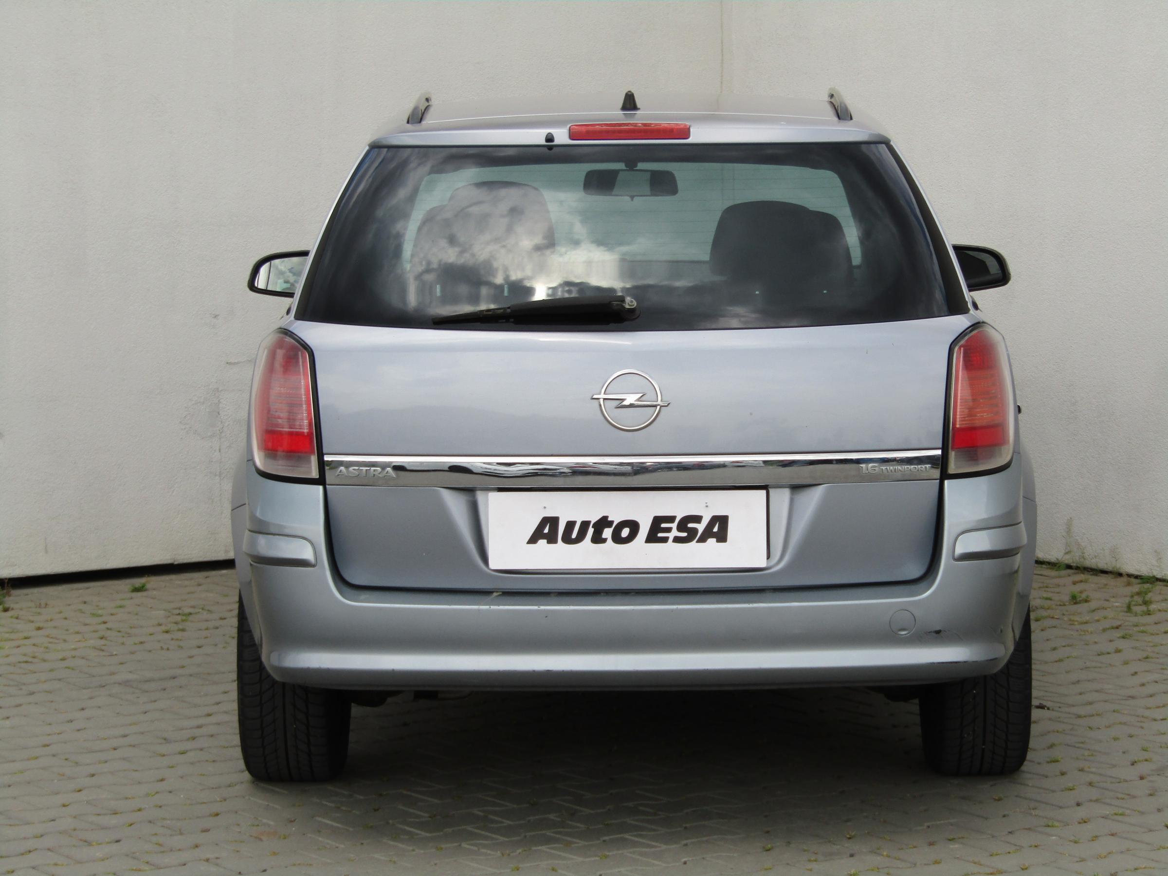 Opel Astra, 2005 - pohled č. 5