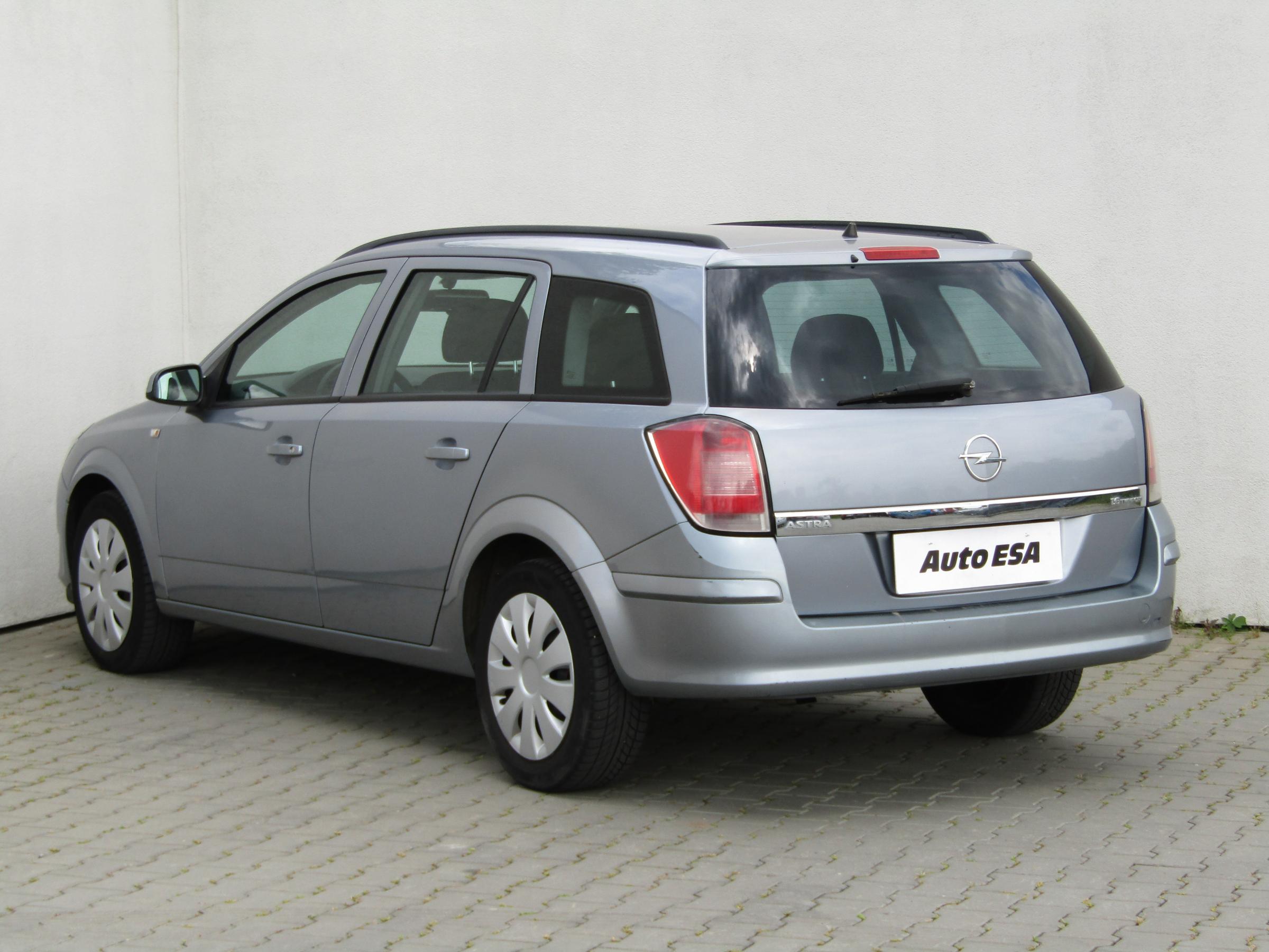 Opel Astra, 2005 - pohled č. 6