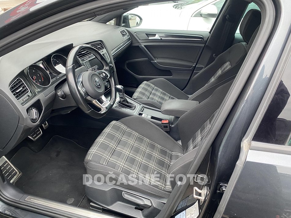 Volkswagen Golf 2.0TDi 