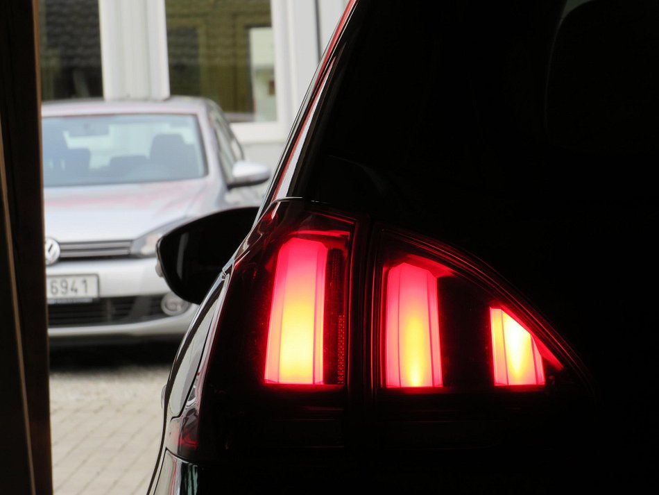 Peugeot 2008 1.2 VTi 