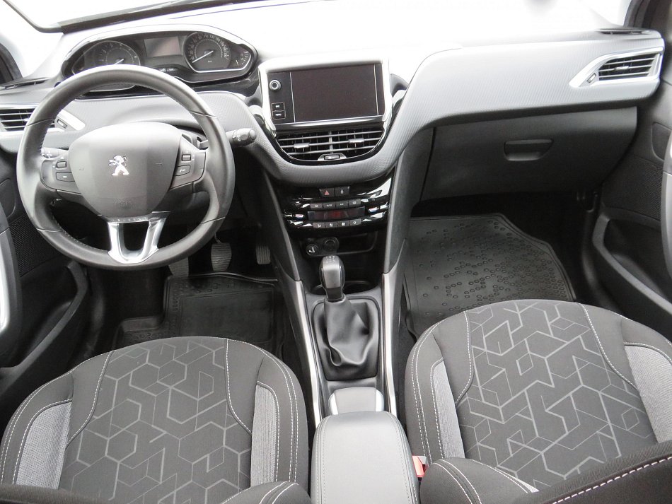 Peugeot 2008 1.2 VTi 