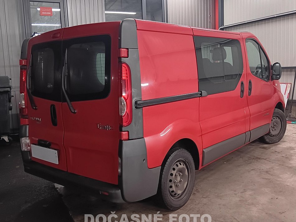 Renault Trafic 2.0dCi  6míst