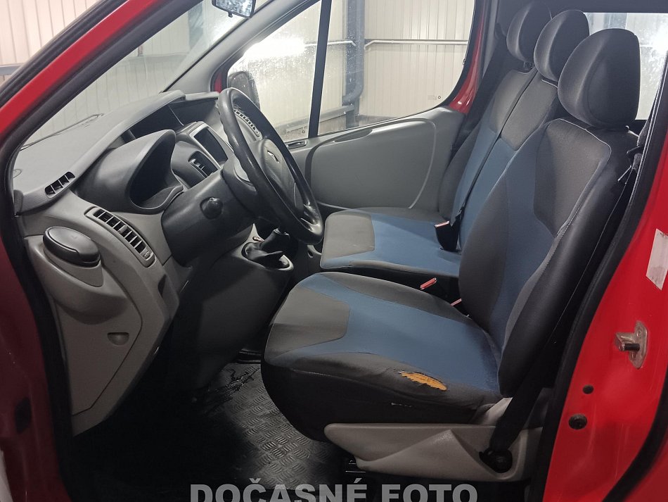 Renault Trafic 2.0dCi  6míst