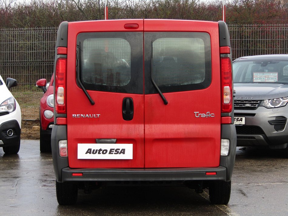 Renault Trafic 2.0dCi  6míst