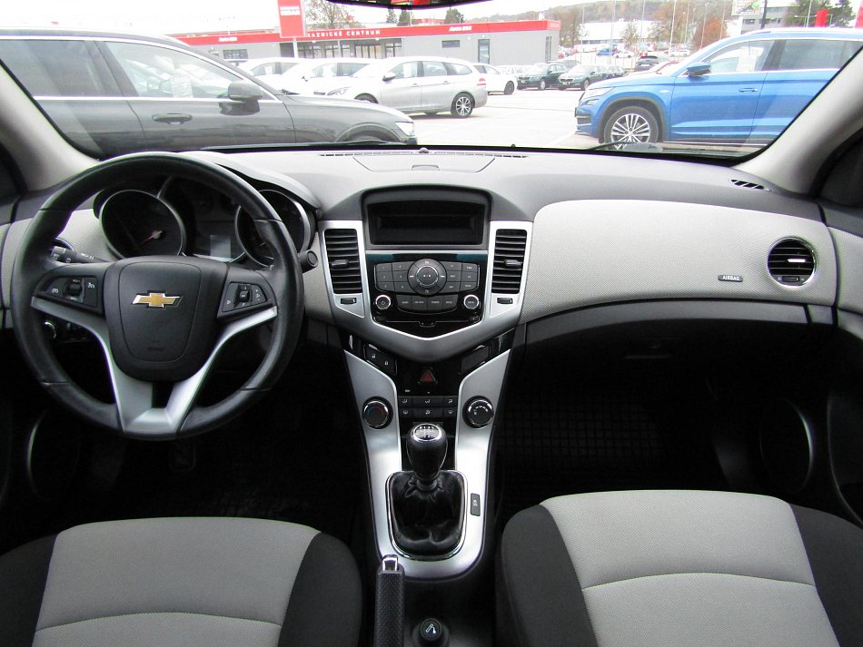 Chevrolet Cruze 1.6i 