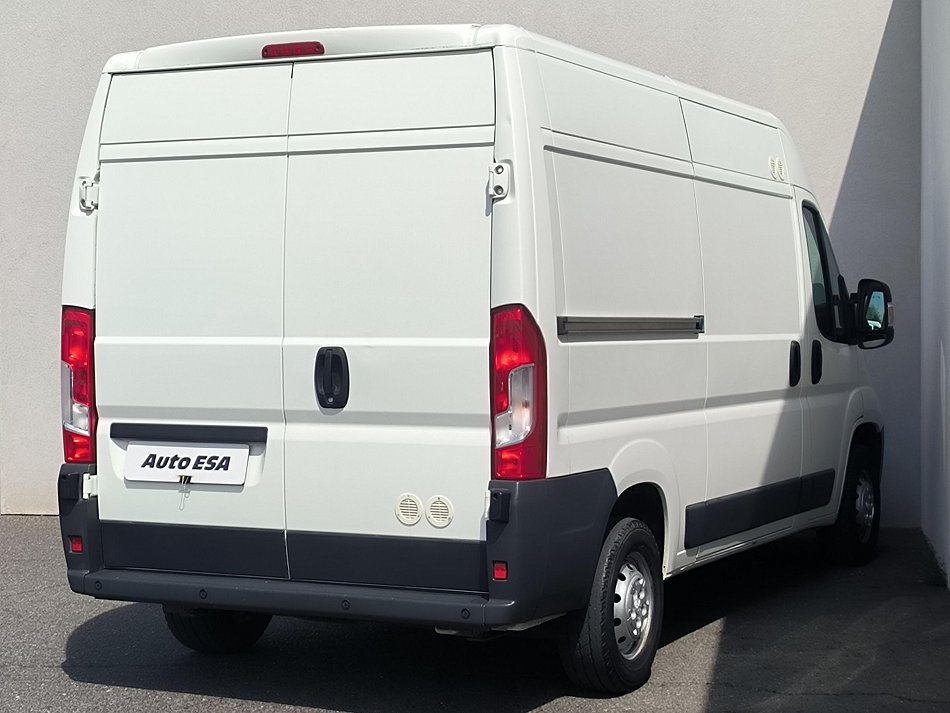 Peugeot Boxer 2.0HDi Premium Pack L2H2