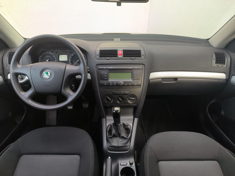 Škoda Octavia II 1.6 MPi Ambiente