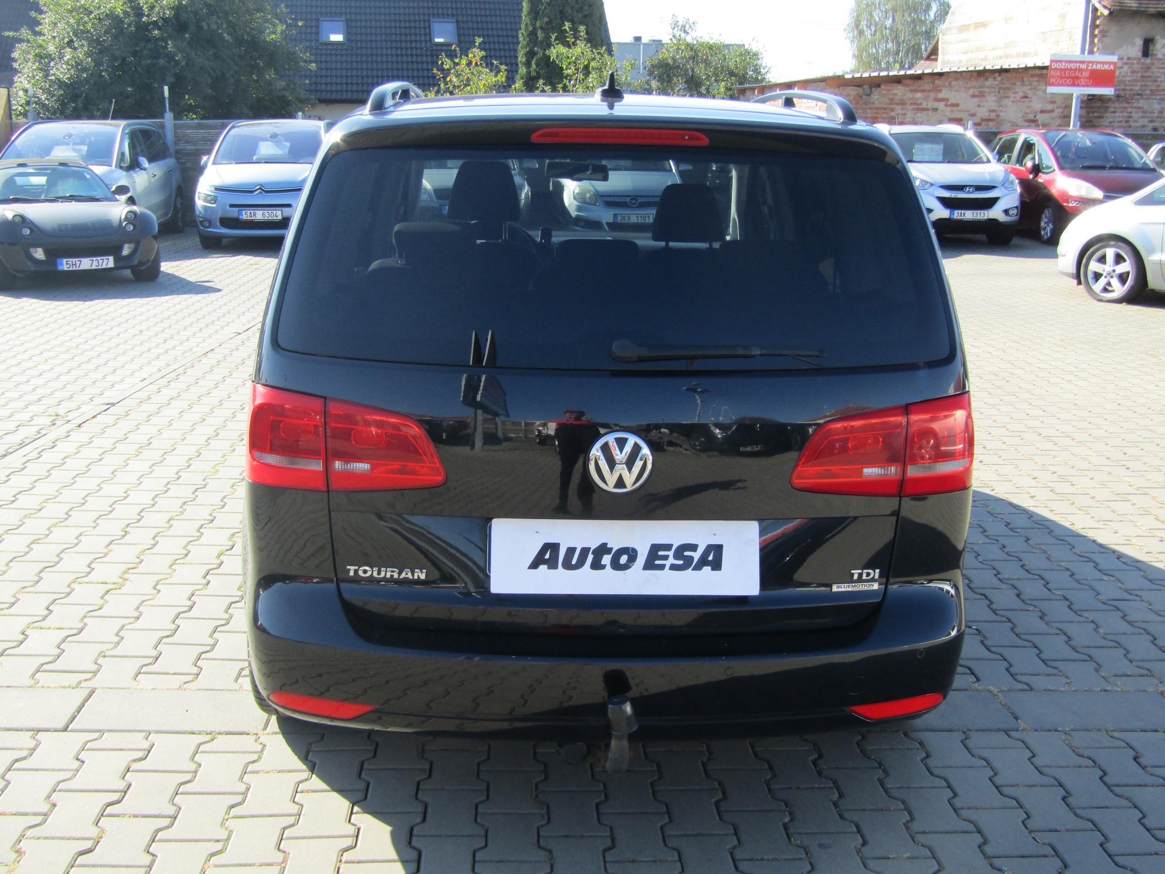 Volkswagen Touran, 2011 - pohled č. 5