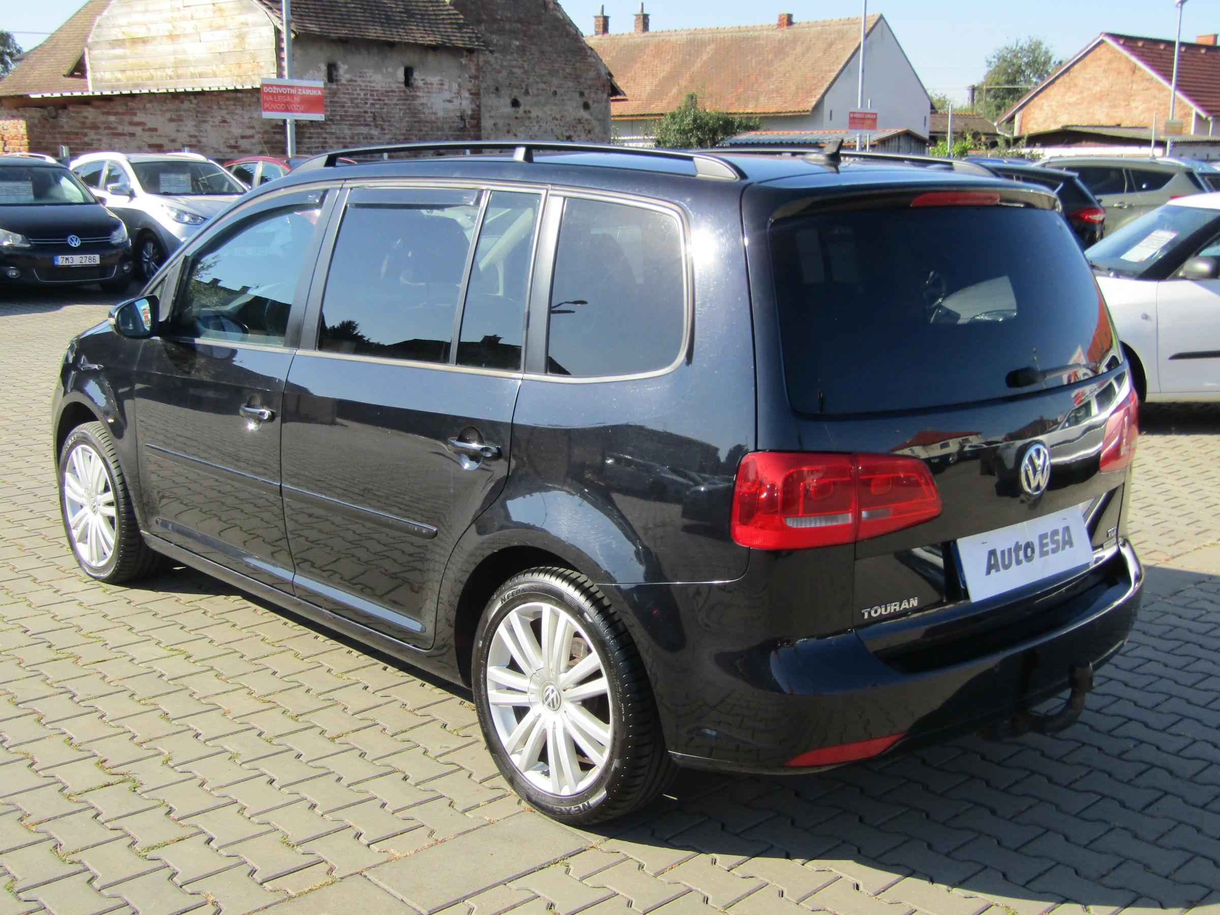 Volkswagen Touran, 2011 - pohled č. 6