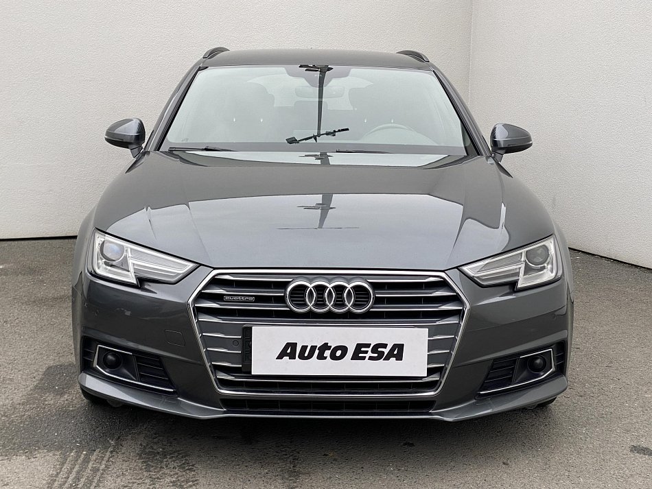 Audi A4 2.0 TDi S-line quattro