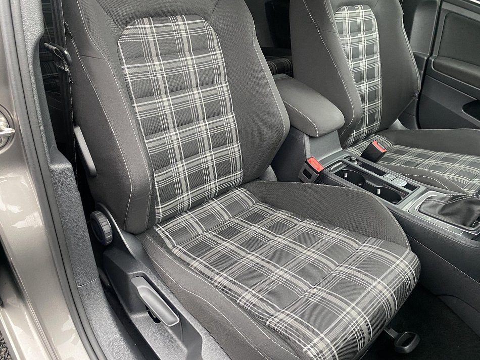 Volkswagen Golf 2.0TDi 