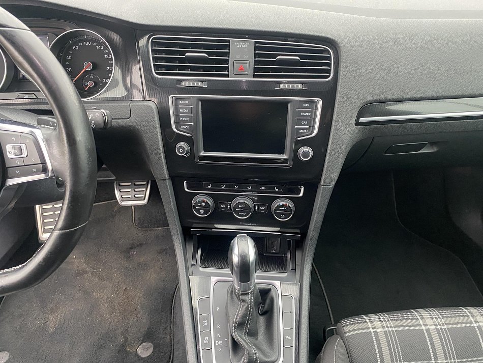 Volkswagen Golf 2.0TDi GTD