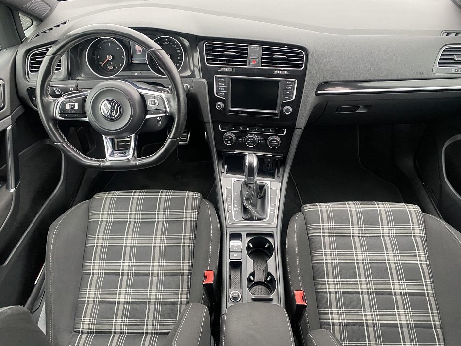 Volkswagen Golf 2.0TDi 