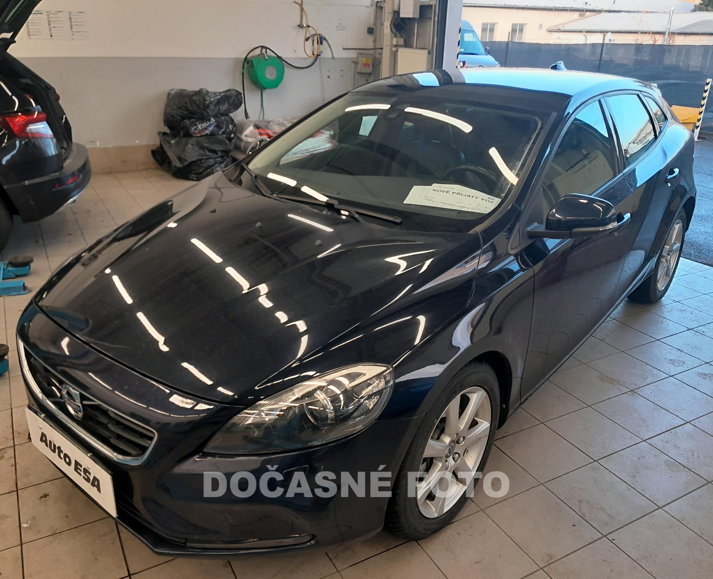 Volvo V40, 2016