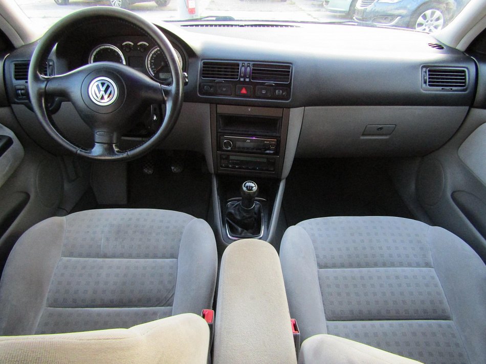 Volkswagen Bora 1.6i 