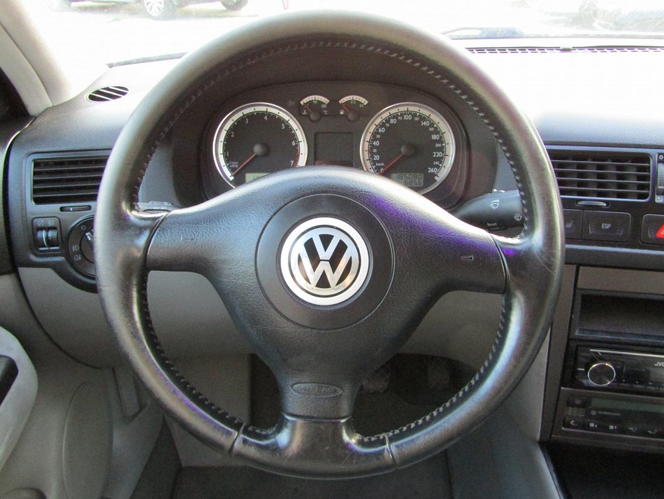 Volkswagen Bora 1.6i 