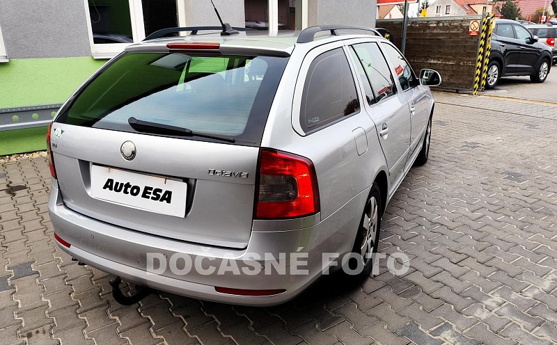 Škoda Octavia II 2.0TDi Elegance