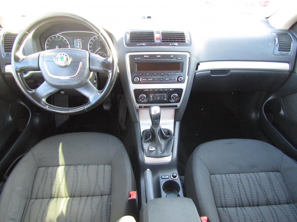 Škoda Octavia II 2.0TDi Elegance