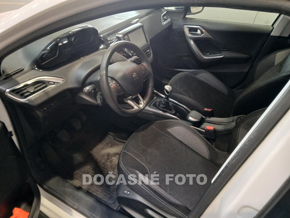 Peugeot 2008 1.2pt 