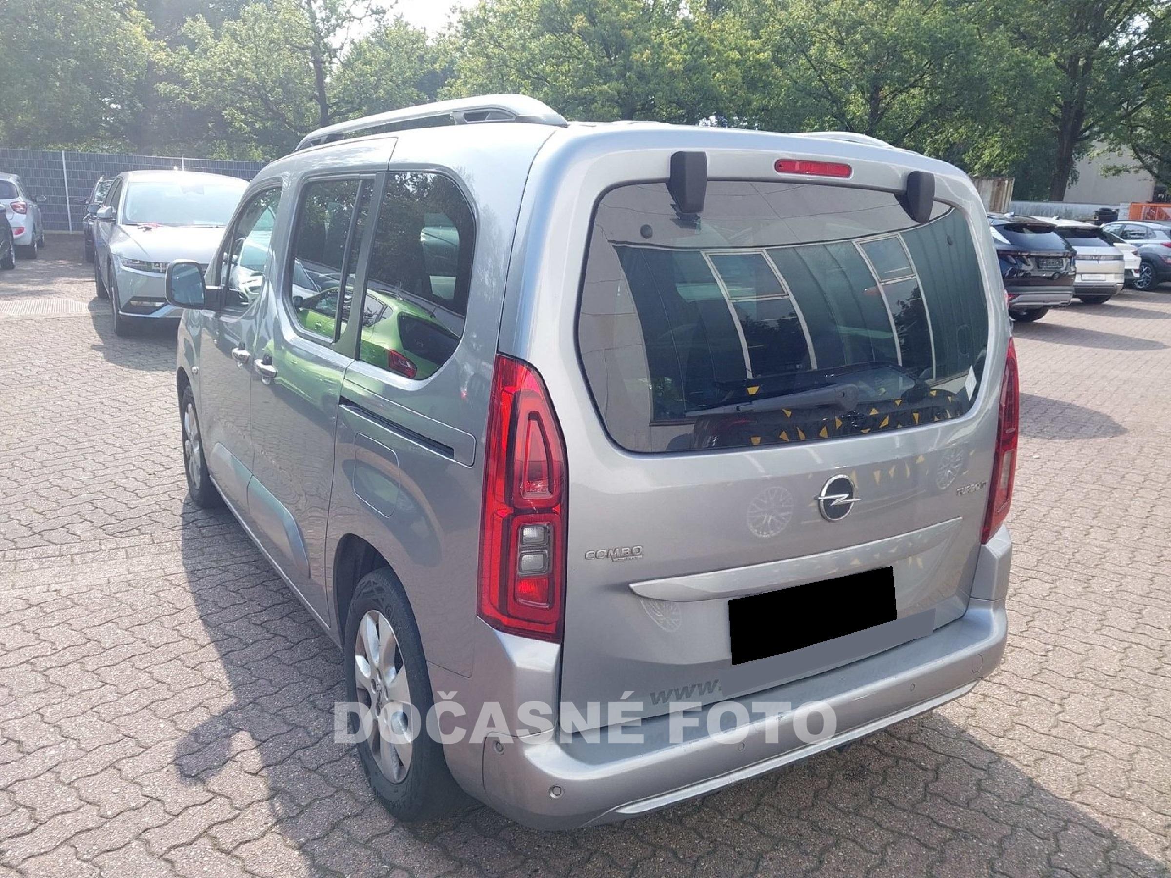 Opel Combo, 2018 - pohled č. 4