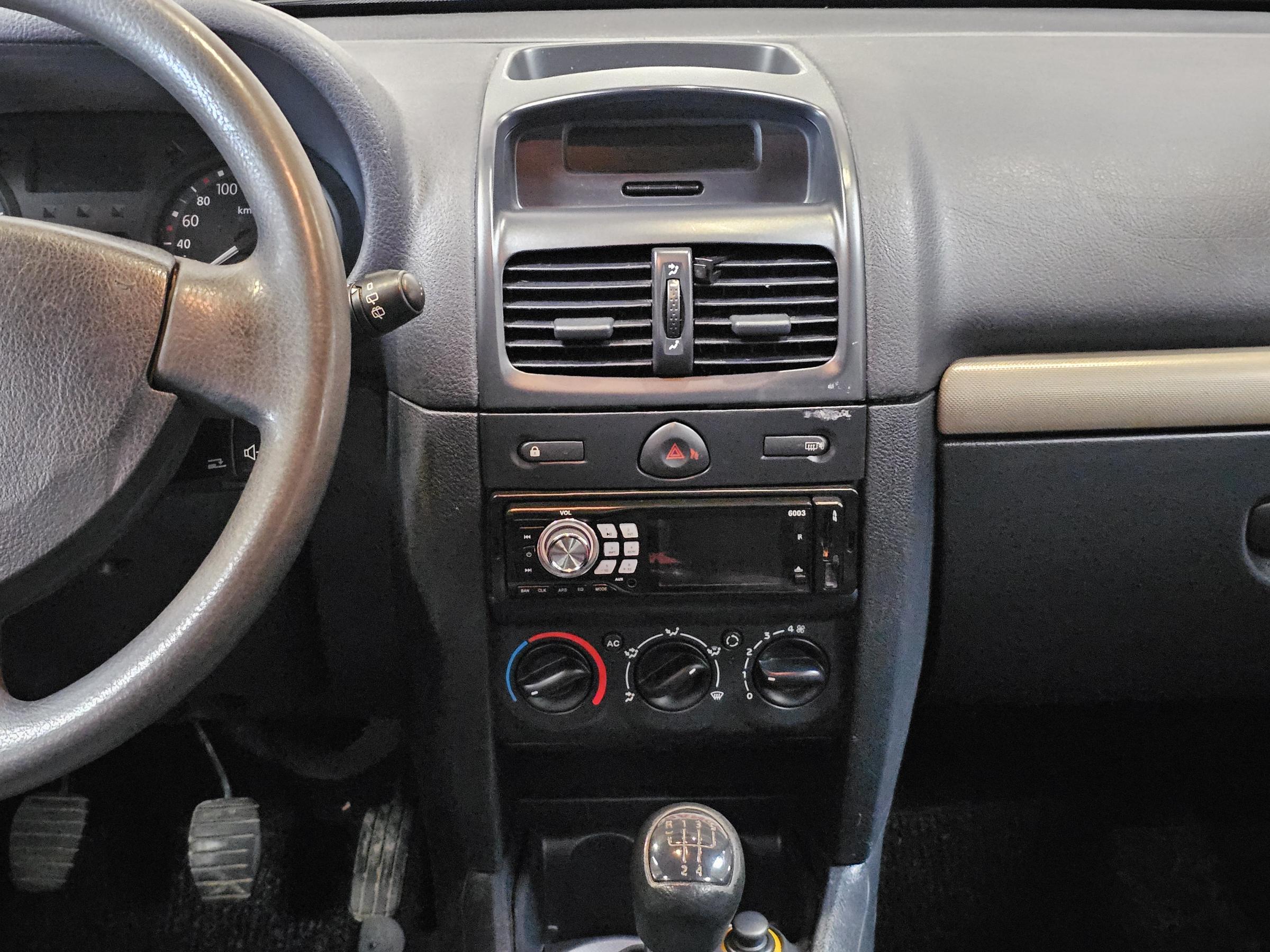 Renault Clio, 2004 - pohled č. 10