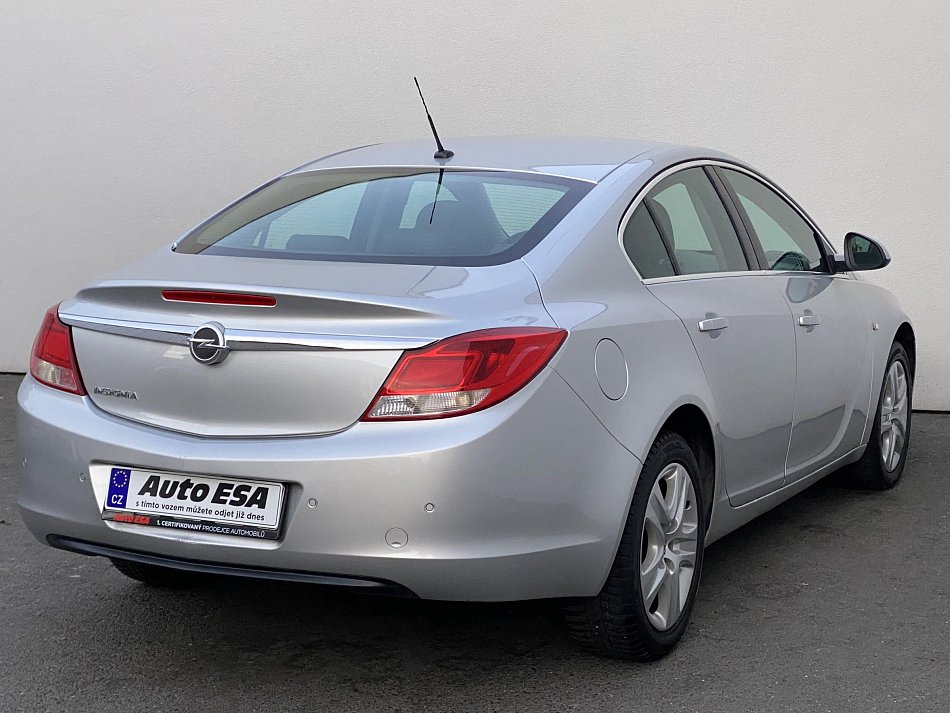 Opel Insignia 1.8 16V 