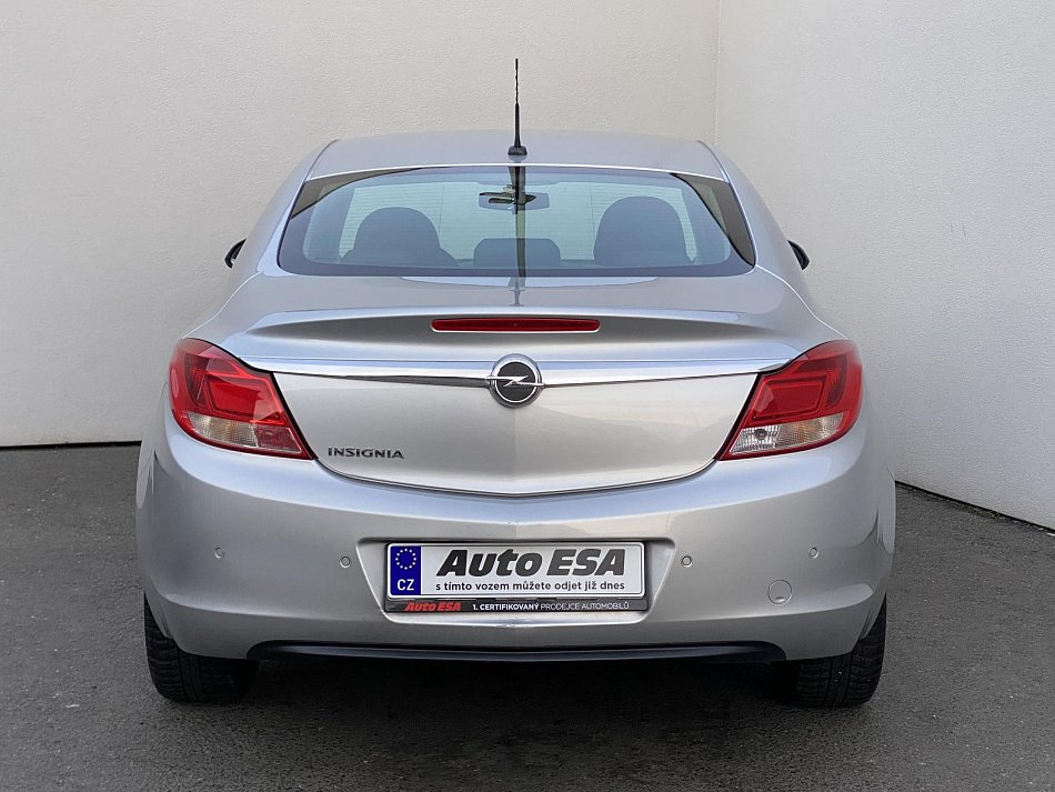 Opel Insignia 1.8 16V 