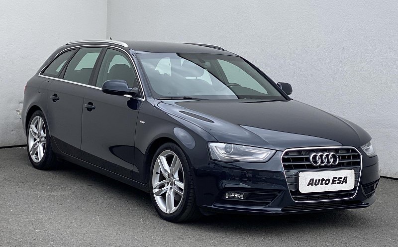 Audi A4 2.0 TDi S-line