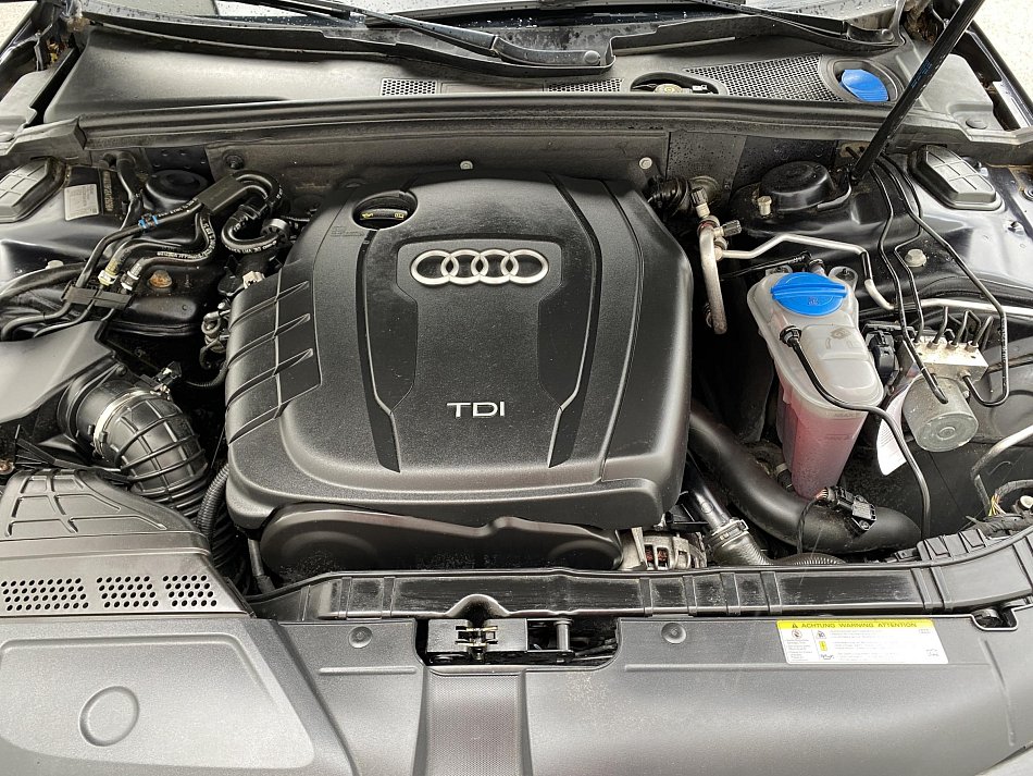 Audi A4 2.0 TDi S-line