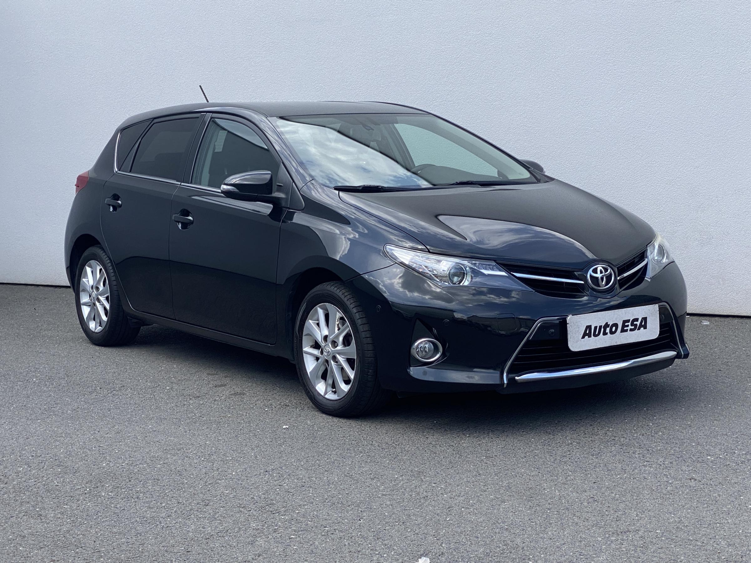 Toyota Auris, 2012 - pohled č. 1