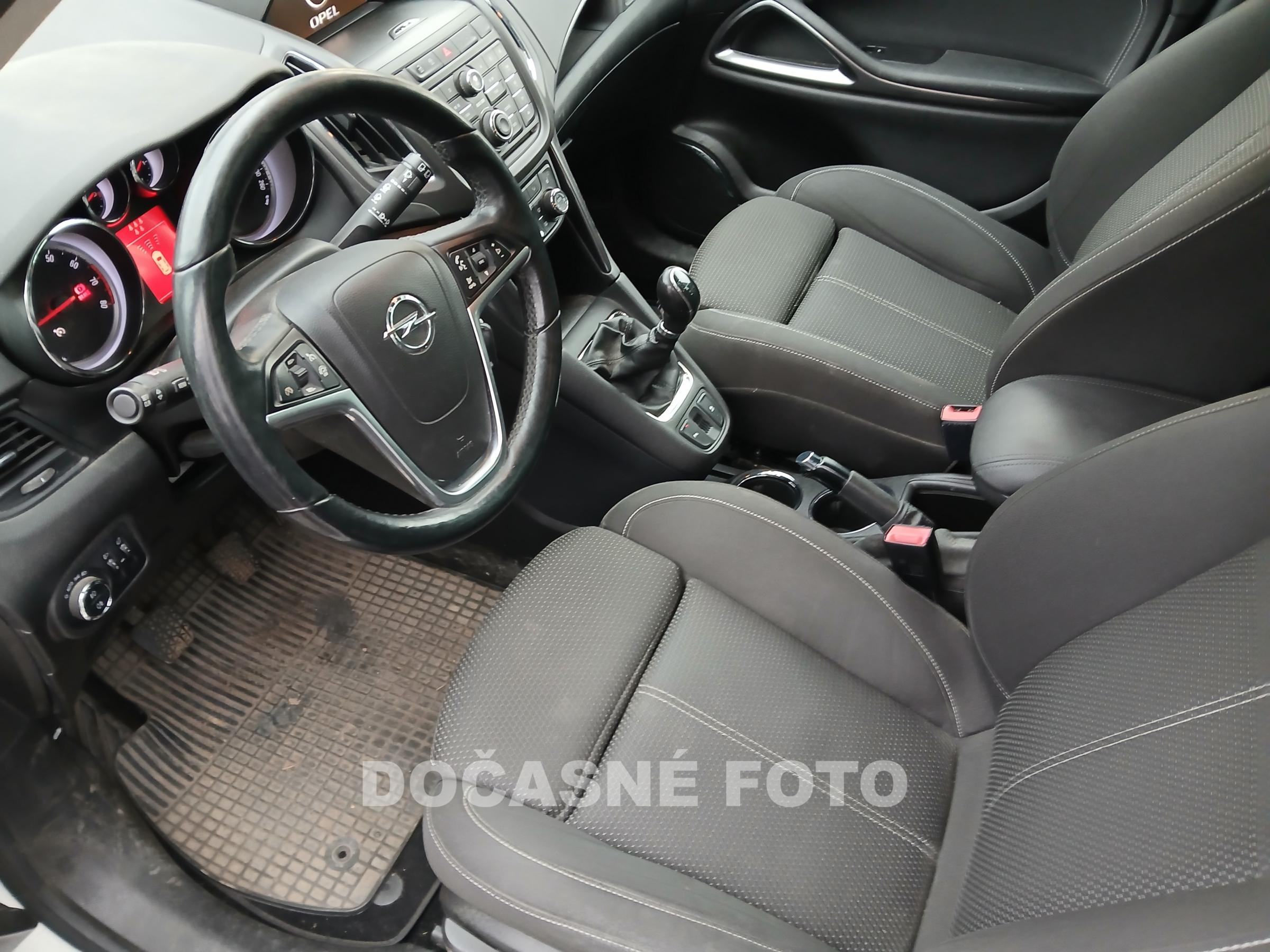 Opel Zafira, 2012 - pohled č. 3