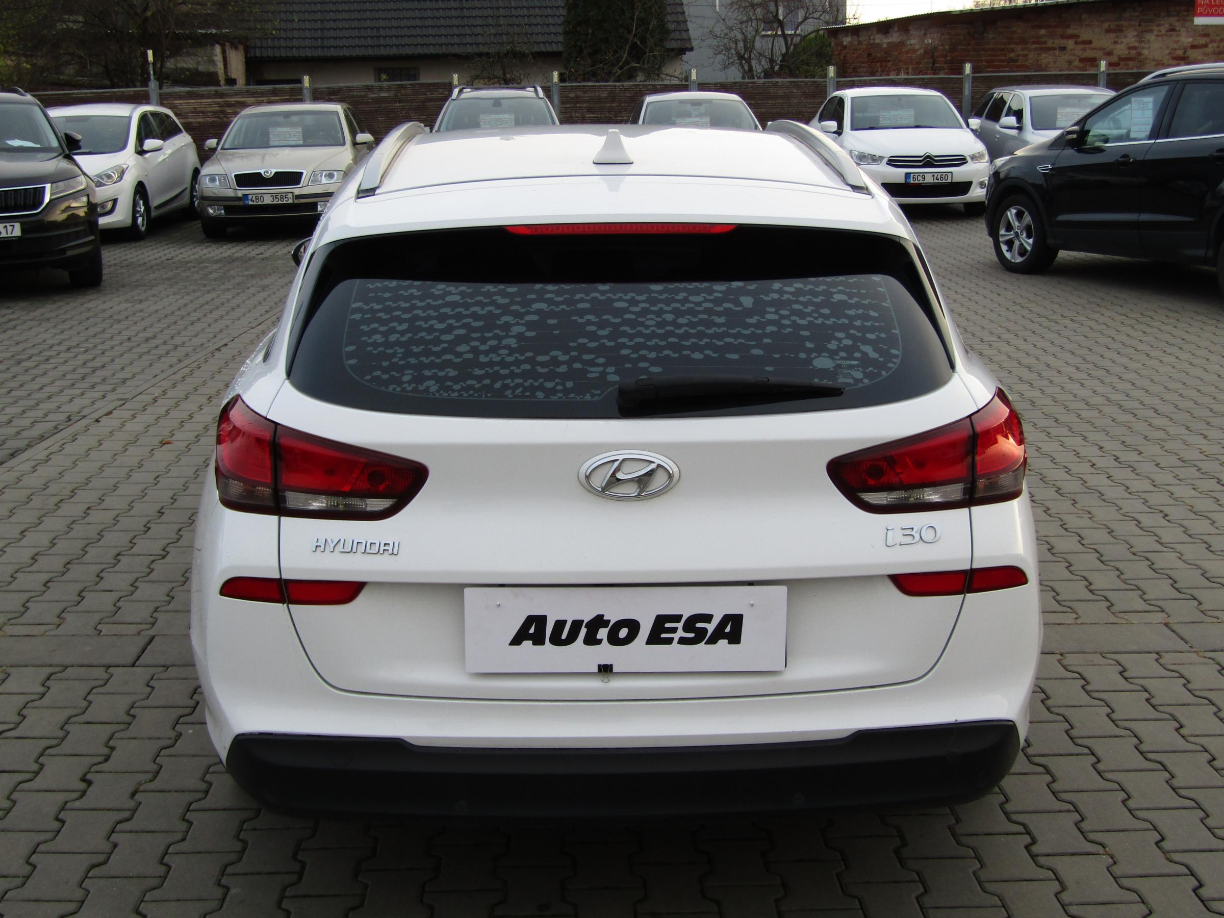 Hyundai i30, 2018 - pohled č. 5