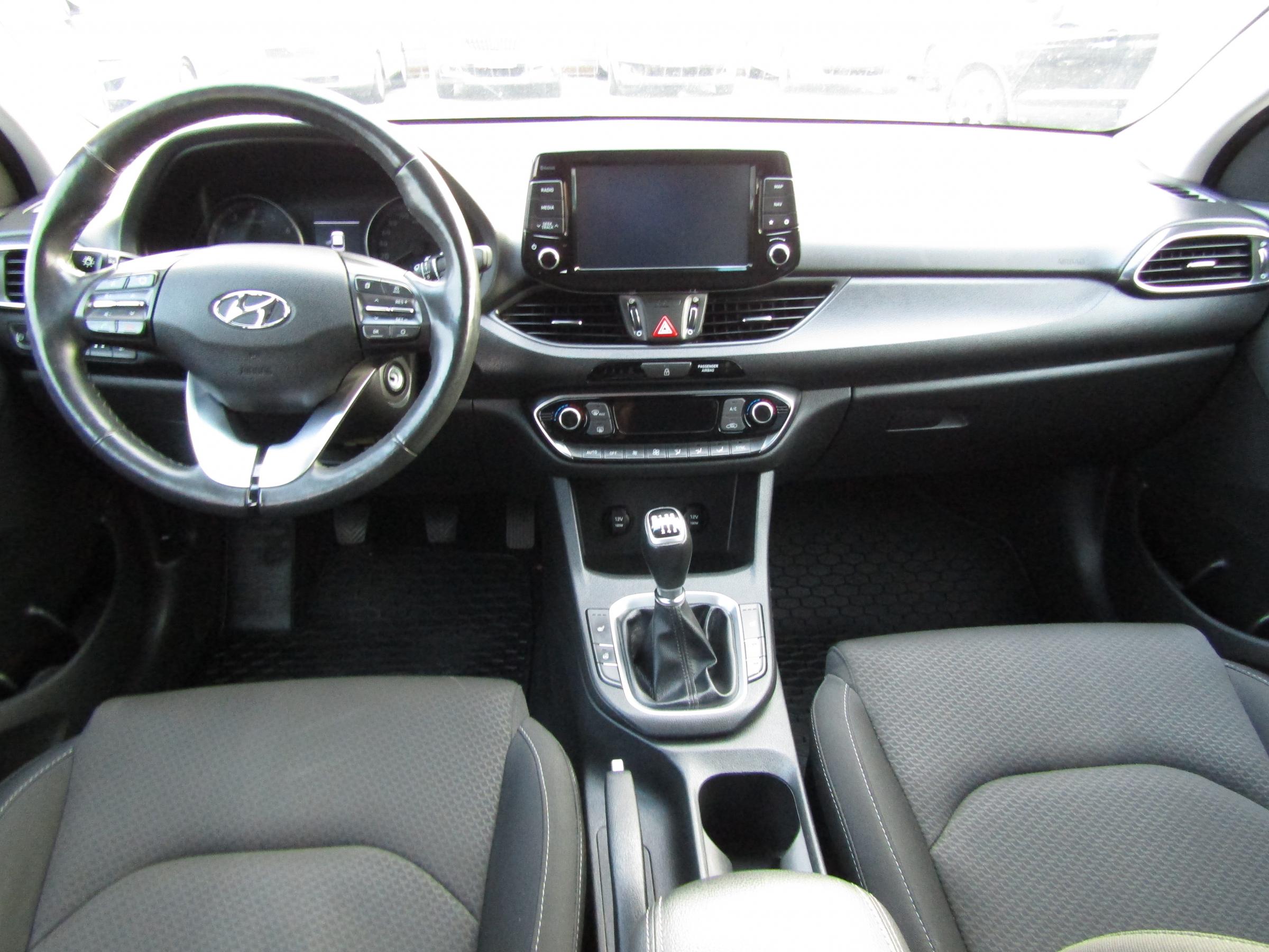 Hyundai i30, 2018 - pohled č. 9