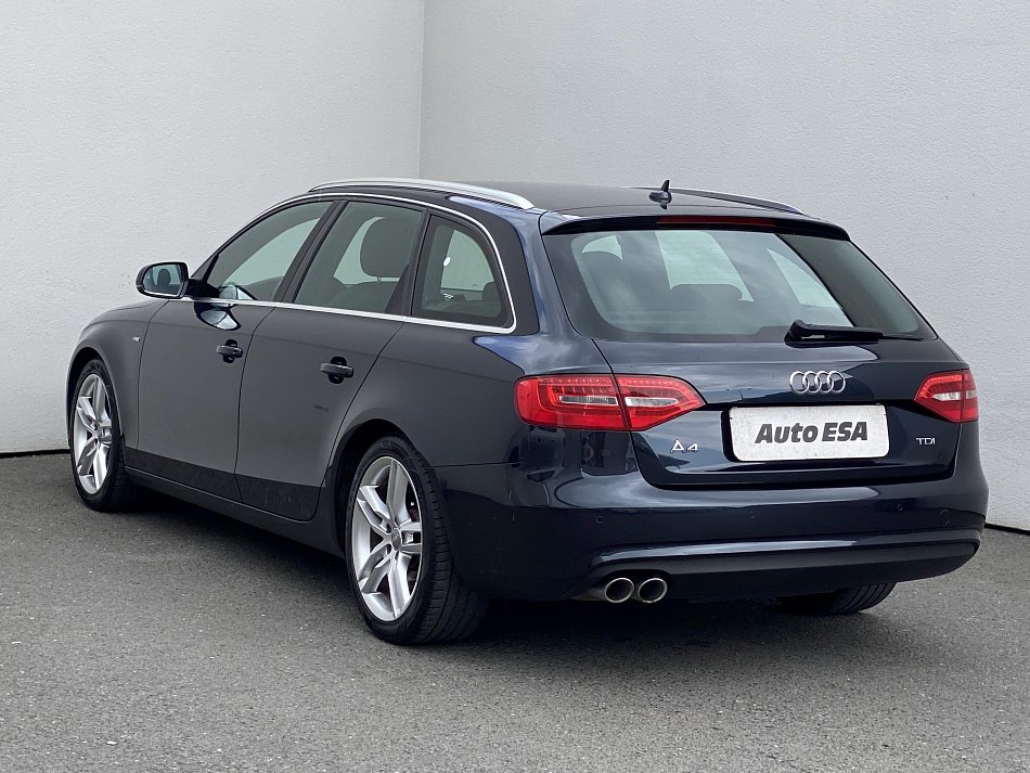 Audi A4 2.0 TDi S-line