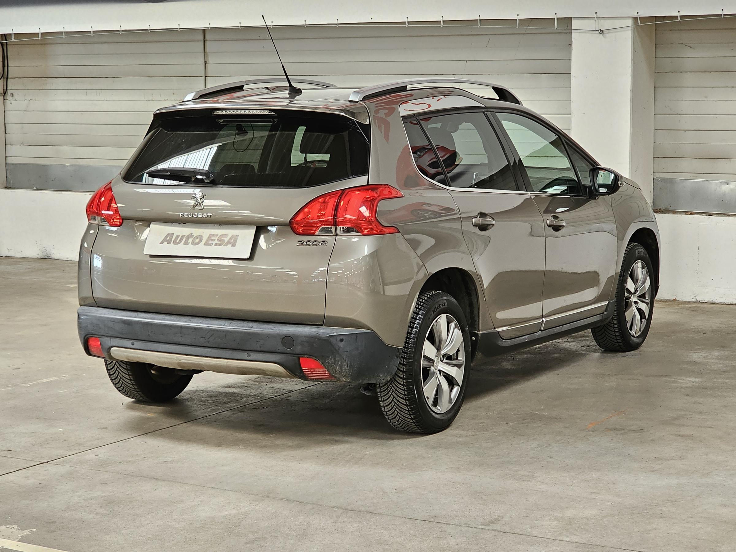 Peugeot 2008, 2013 - pohled č. 4