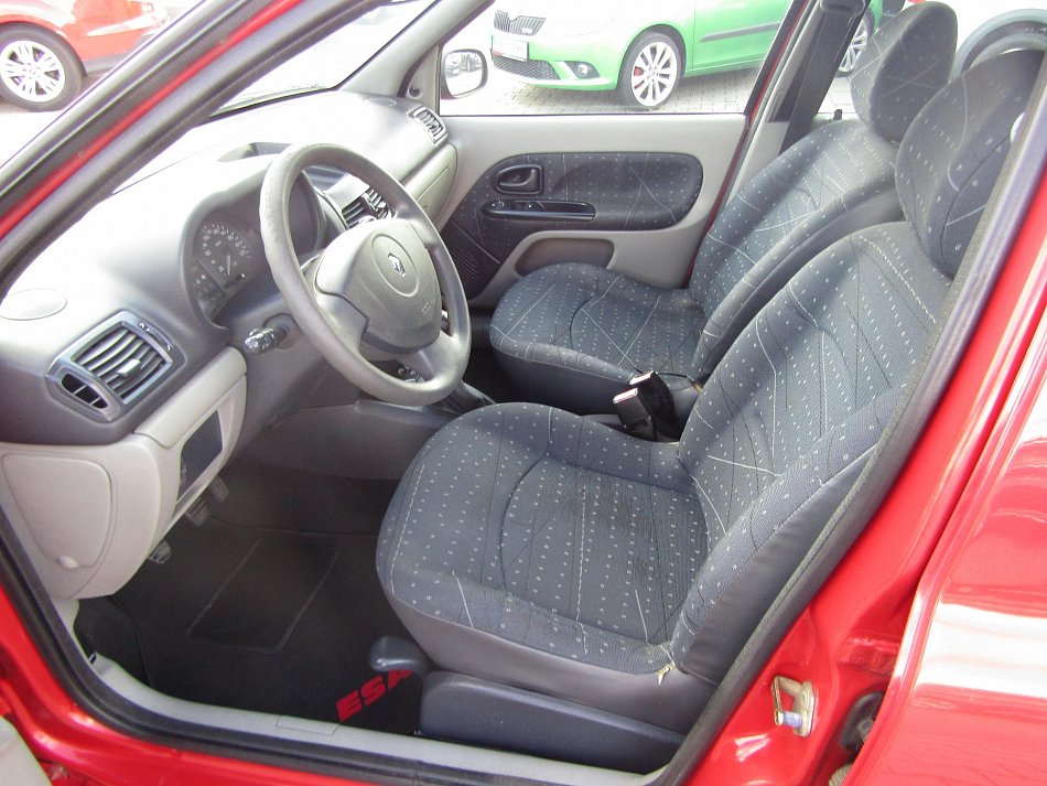 Renault Clio 1.2i 