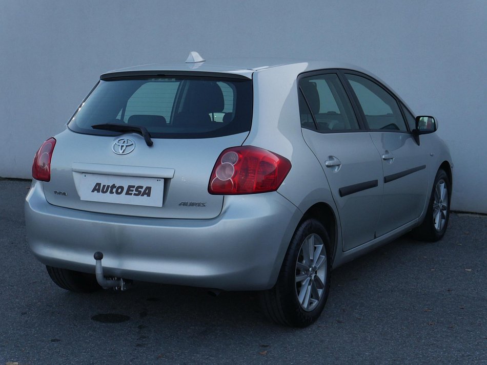 Toyota Auris 1.4 i 