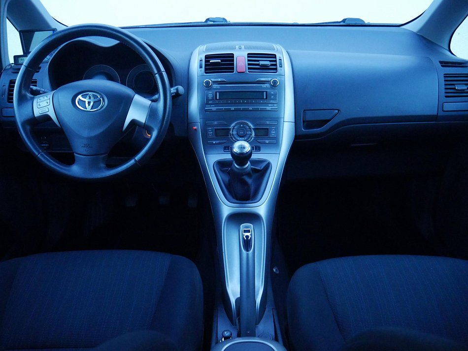 Toyota Auris 1.4 i 