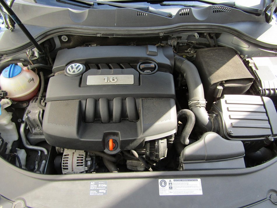 Volkswagen Passat 1.6 MPI 