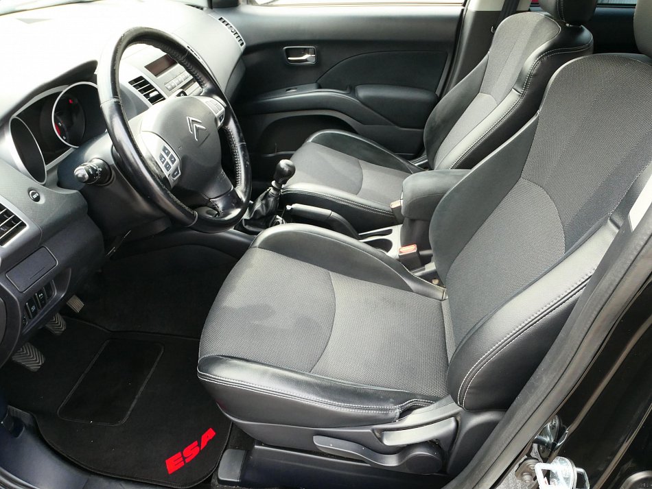 Citroën C-Crosser 2.2HDi 