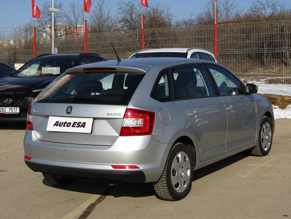 Škoda Rapid 1.6 TDi Ambition Spaceback