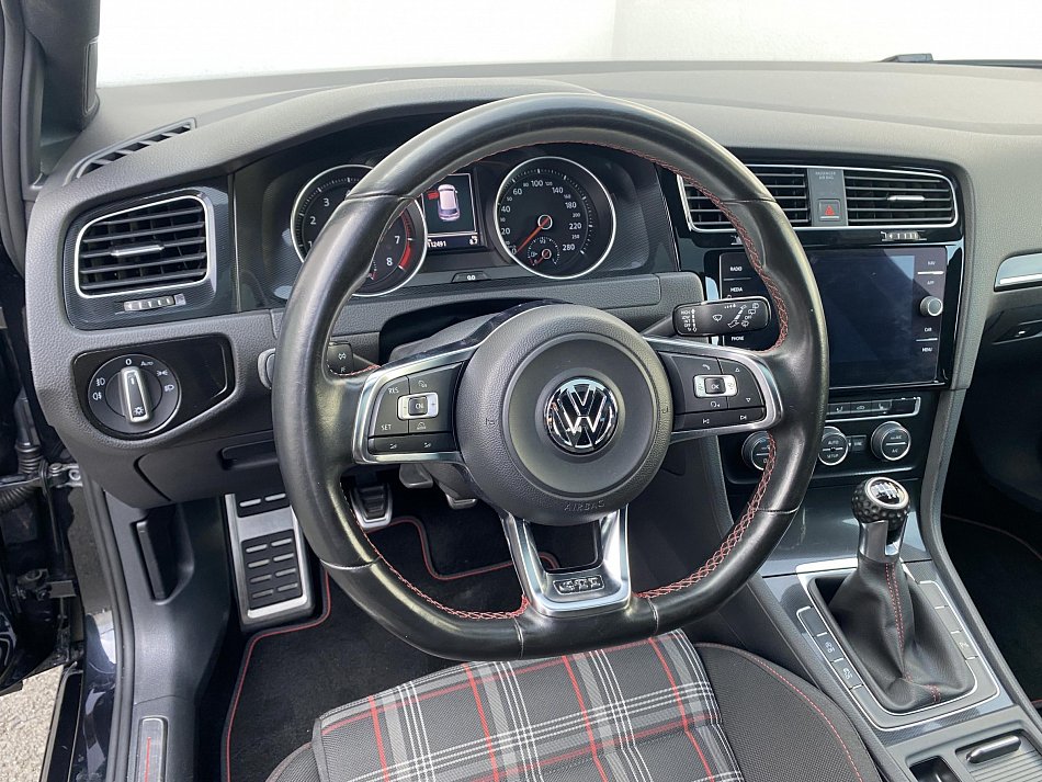 Volkswagen Golf 2.0TSi GTi