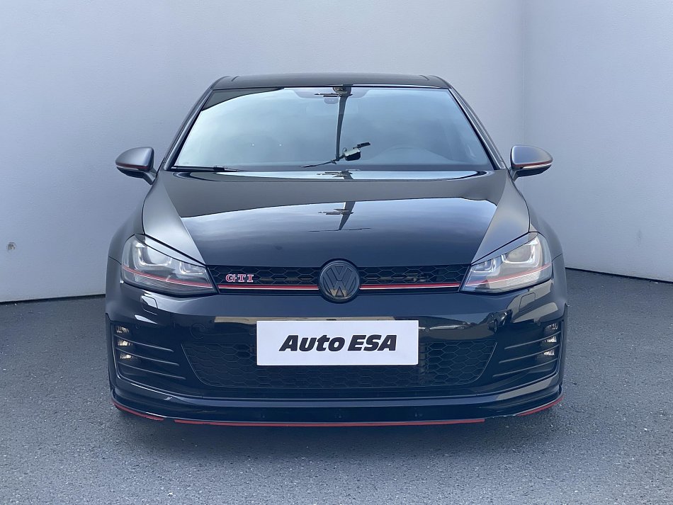 Volkswagen Golf 2.0TSi GTi