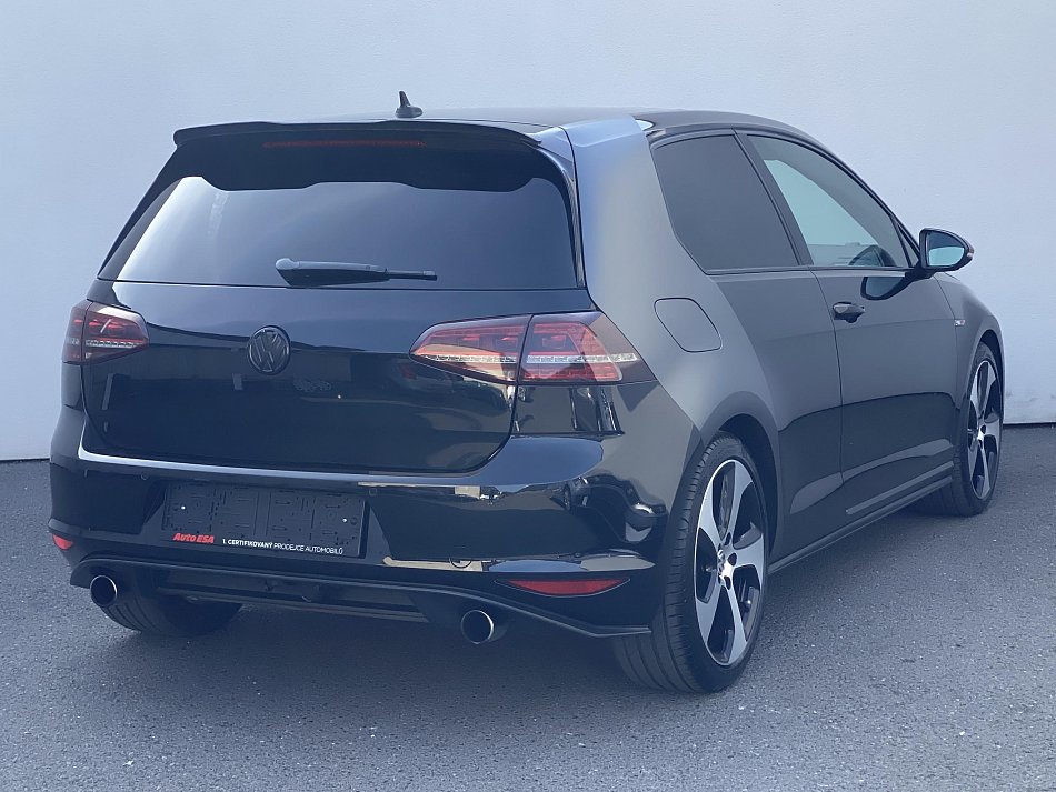 Volkswagen Golf 2.0TSi GTi