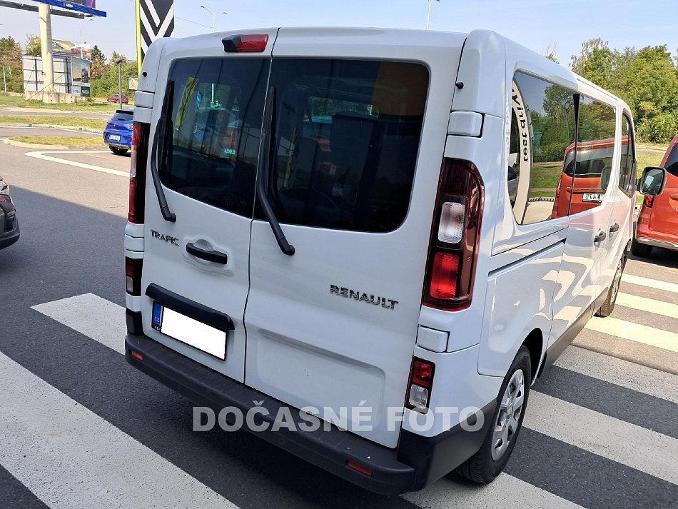 Renault Trafic 2.0dCi Equilibre 9míst