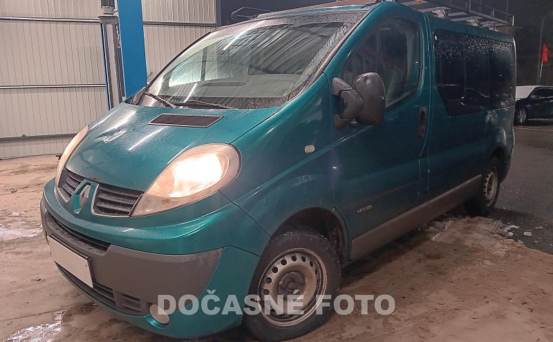 Renault Trafic 2.0dCi  8míst